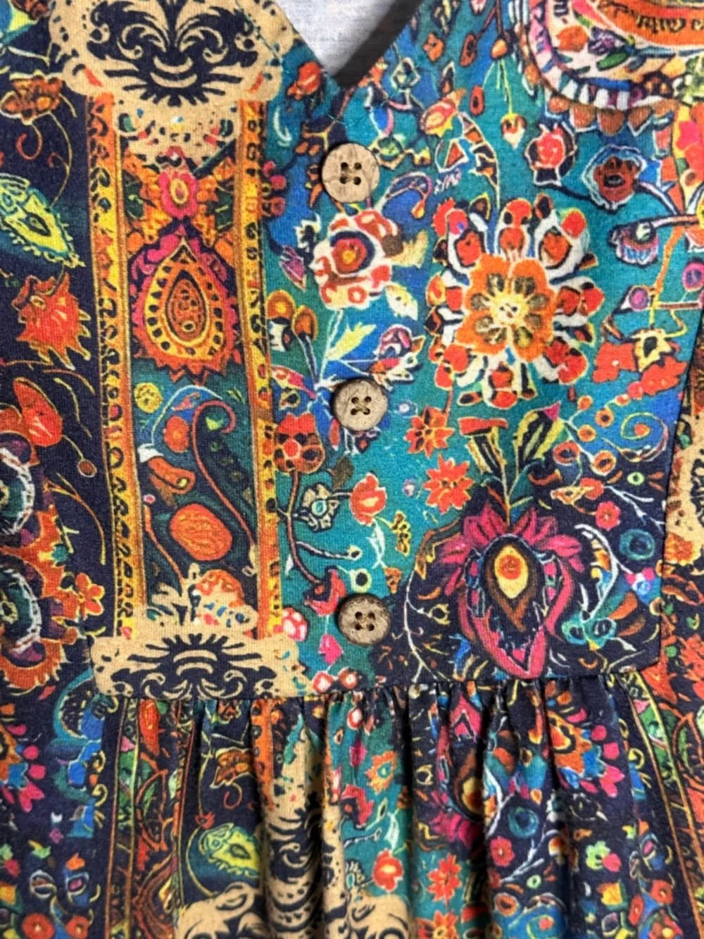 Boho Paisley V-Neck Short Sleeve Top - Multicolor - Picture 5 of 8